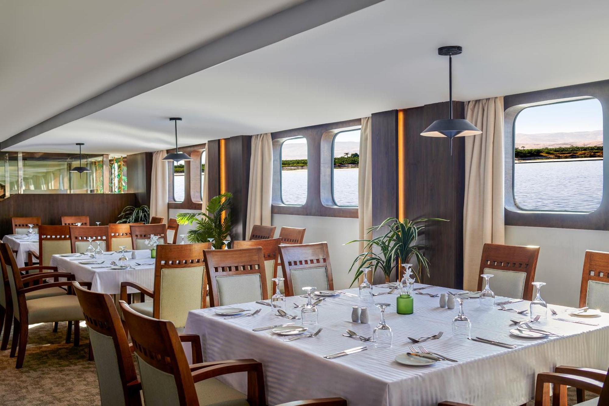 Moevenpick Royal Lily Nile Cruise, Every Monday Four Nights From Luxor, Every Friday Three Nights From Aswan - Including Excursions & Sightseeing Zewnętrze zdjęcie