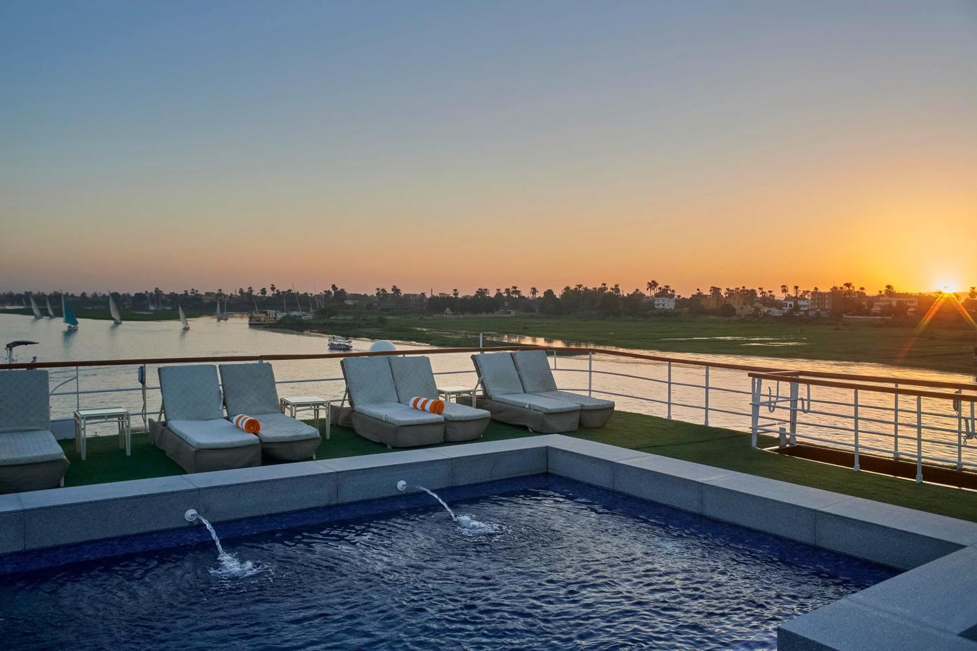 Moevenpick Royal Lily Nile Cruise, Every Monday Four Nights From Luxor, Every Friday Three Nights From Aswan - Including Excursions & Sightseeing Zewnętrze zdjęcie